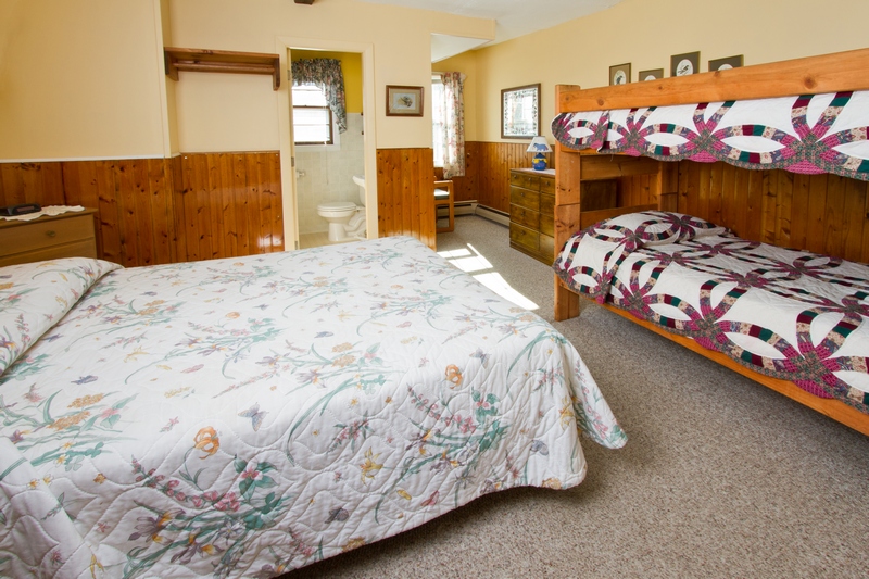 Queen Room With Bunk Beds Room 211