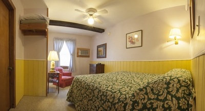 Gray Ghost Inn West Dover Vermont Queen Room 212