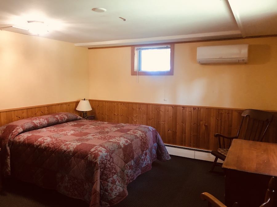 Gray Ghost Inn Suite Bedroom
